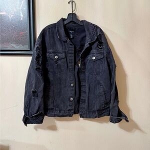 F21 Men’s Black Distressed Denim Jacket